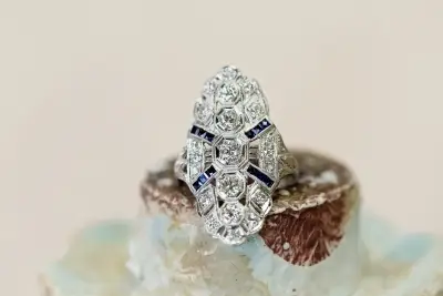 1920s Art Deco diamond & sapphire ring