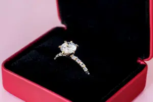 round brilliant cut diamond engagement ring