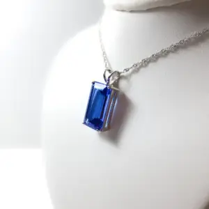 An emerald cute tanzanite blue gemstone pendant necklace